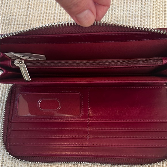 OVERLAND Leather Wallet in Fuchsia Pink - Picture 8 of 9